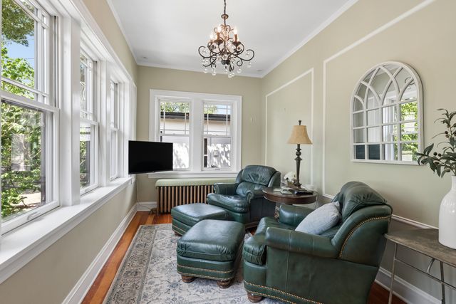 1101 Rossell Avenue, Oak Park, IL 60302
