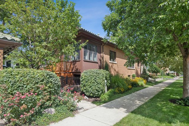 1101 Rossell Avenue, Oak Park, IL 60302