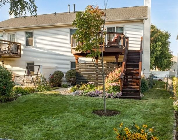 2731 Arrowhead Drive, Bloomington, IL 61704