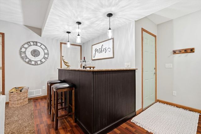 2731 Arrowhead Drive, Bloomington, IL 61704