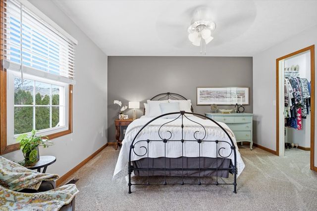 2731 Arrowhead Drive, Bloomington, IL 61704