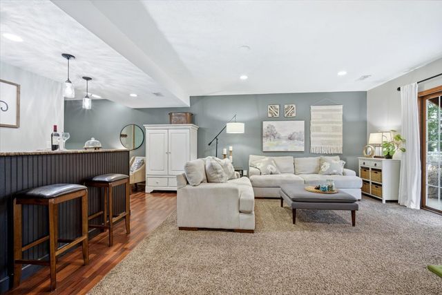 2731 Arrowhead Drive, Bloomington, IL 61704