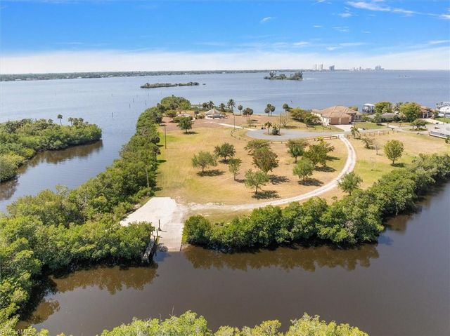 1729 Club house RD, North Fort Myers, FL 33917