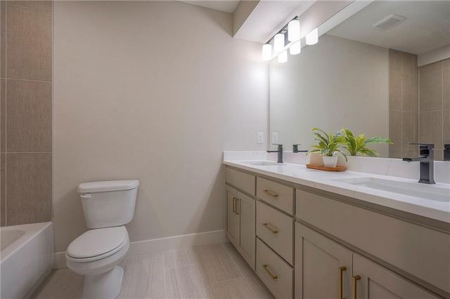 908 Savannah Lane, Greenwood, MO 64034