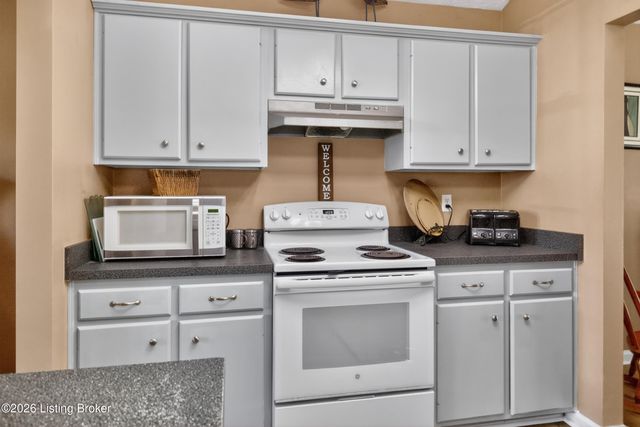 1039 River Bend Rd, Frankfort, KY 40601
