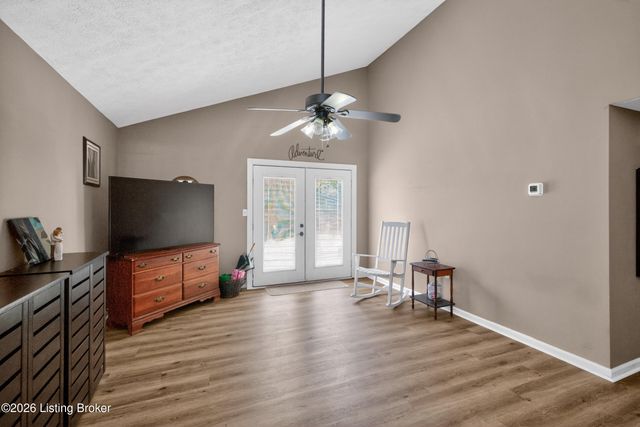 1039 River Bend Rd, Frankfort, KY 40601