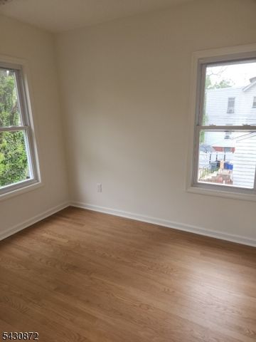 132 Eppirt St, East Orange City, NJ 07018