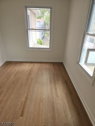132 Eppirt St, East Orange City, NJ 07018