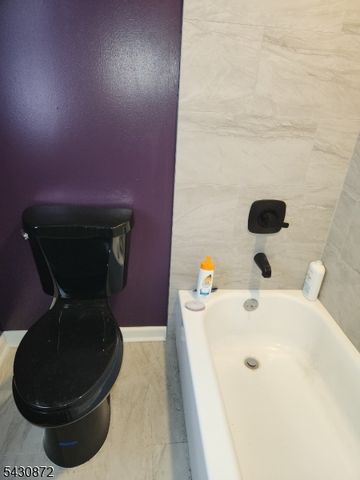 132 Eppirt St, East Orange City, NJ 07018