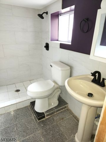 132 Eppirt St, East Orange City, NJ 07018