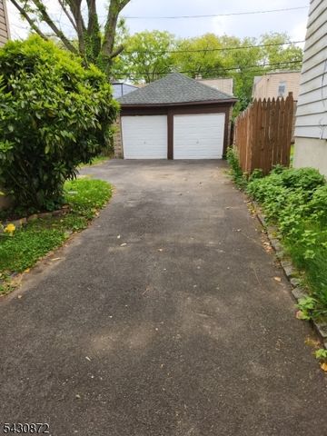 132 Eppirt St, East Orange City, NJ 07018