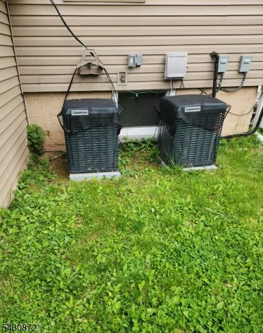 132 Eppirt St, East Orange City, NJ 07018