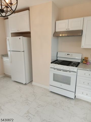 132 Eppirt St, East Orange City, NJ 07018