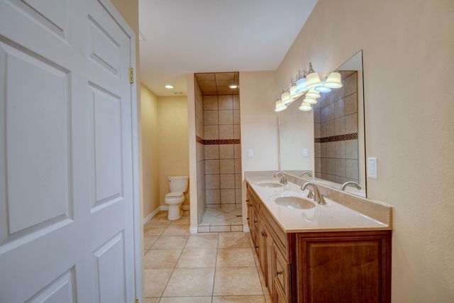 10401 Karen Avenue NE, Albuquerque, NM 87111