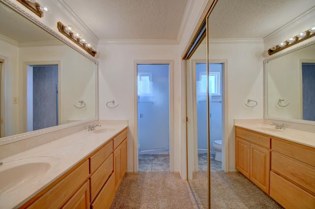 10401 Karen Avenue NE, Albuquerque, NM 87111