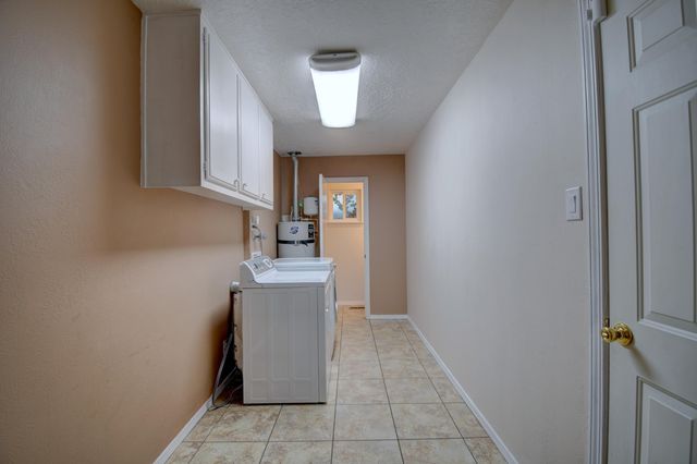 10401 Karen Avenue NE, Albuquerque, NM 87111