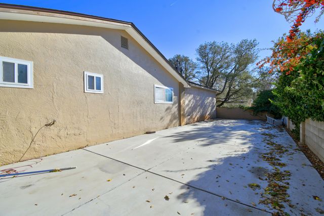 10401 Karen Avenue NE, Albuquerque, NM 87111