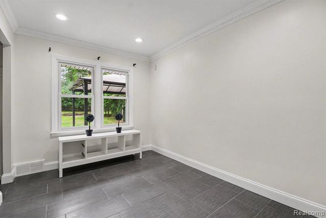 2373 Rutherford Road, Bloomfield Hills, MI 48302