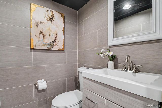 2373 Rutherford Road, Bloomfield Hills, MI 48302