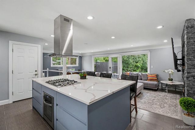 2373 Rutherford Road, Bloomfield Hills, MI 48302