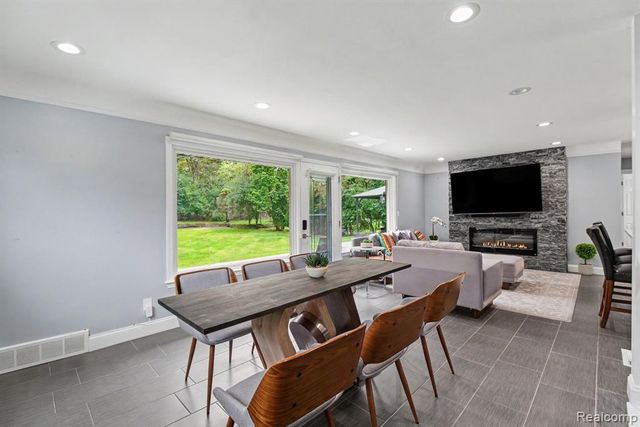 2373 Rutherford Road, Bloomfield Hills, MI 48302