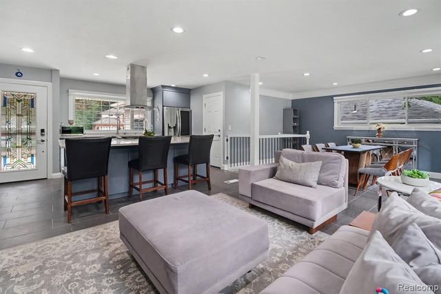 2373 Rutherford Road, Bloomfield Hills, MI 48302