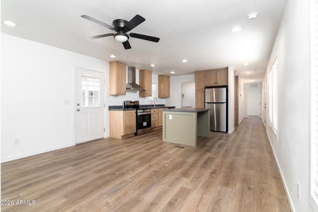 8601 N 71st Avenue 119, Glendale, AZ 85301