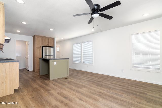8601 N 71st Avenue 119, Glendale, AZ 85301