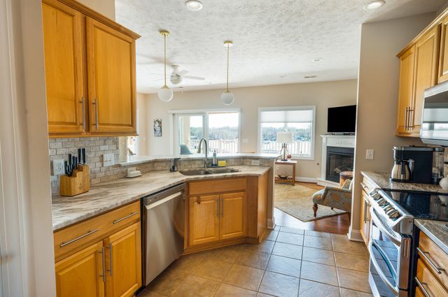 1028 Siesta Key CT, Moneta, VA 24121