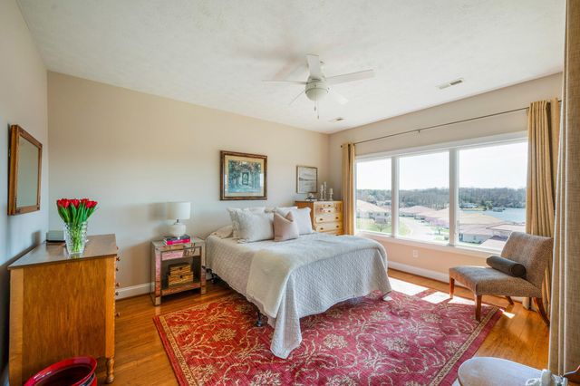 1028 Siesta Key CT, Moneta, VA 24121