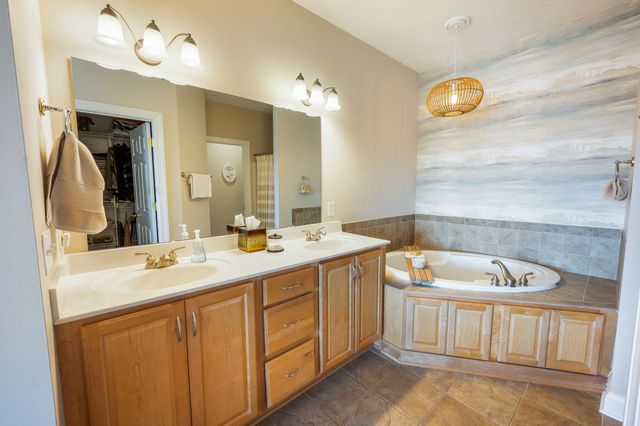 1028 Siesta Key CT, Moneta, VA 24121