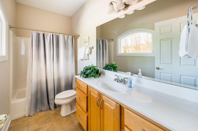 1028 Siesta Key CT, Moneta, VA 24121