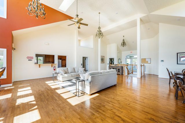 1028 Siesta Key CT, Moneta, VA 24121