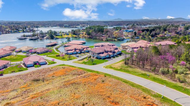 1028 Siesta Key CT, Moneta, VA 24121