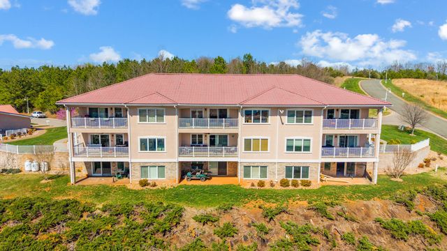 1028 Siesta Key CT, Moneta, VA 24121