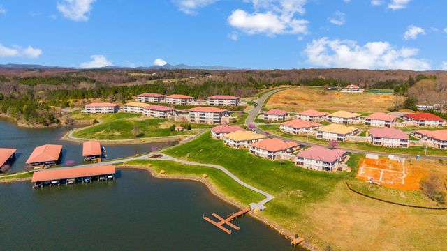 1028 Siesta Key CT, Moneta, VA 24121