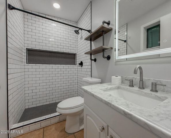 1612 E GAYLON Drive, Tempe, AZ 85282