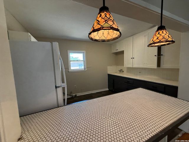 142 Vassar Ln Apt 2, San Antonio, TX 78212