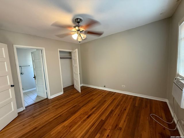 142 Vassar Ln Apt 2, San Antonio, TX 78212