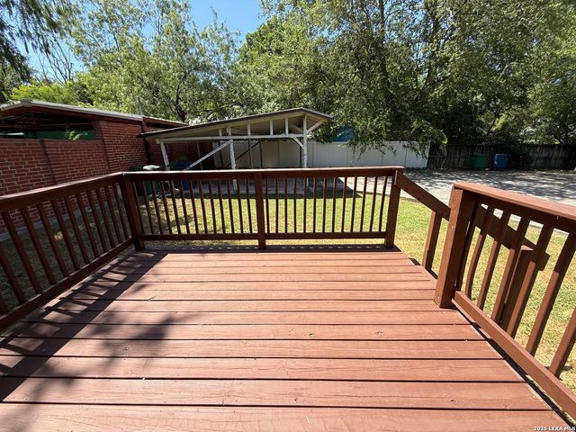 142 Vassar Ln Apt 2, San Antonio, TX 78212