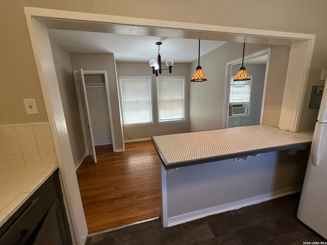 142 Vassar Ln Apt 2, San Antonio, TX 78212