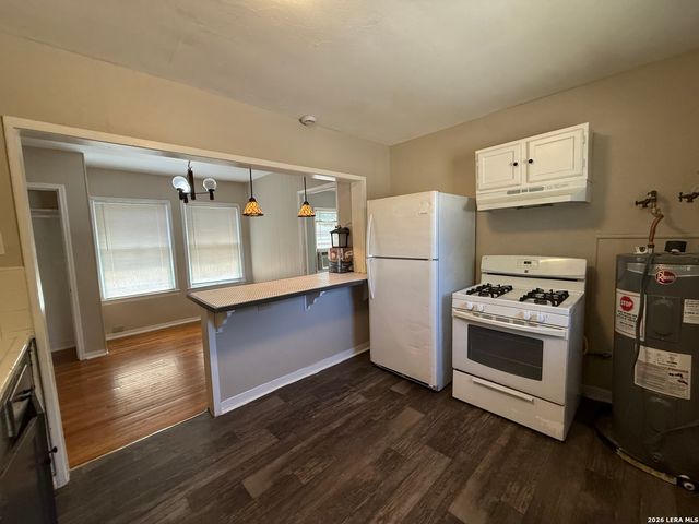 142 Vassar Ln Apt 2, San Antonio, TX 78212