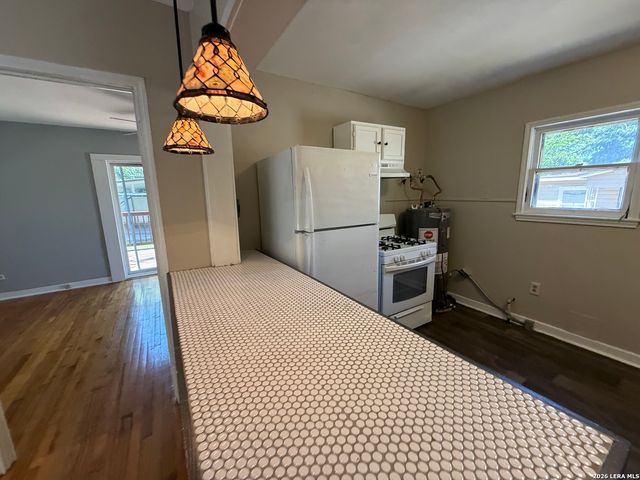 142 Vassar Ln Apt 2, San Antonio, TX 78212