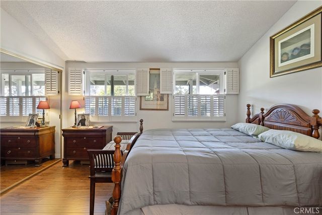 19211 Avenue Of The Oaks A, Newhall, CA 91321