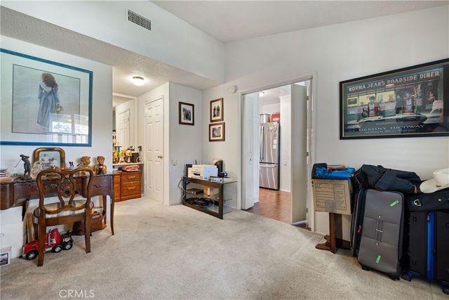 19211 Avenue Of The Oaks A, Newhall, CA 91321