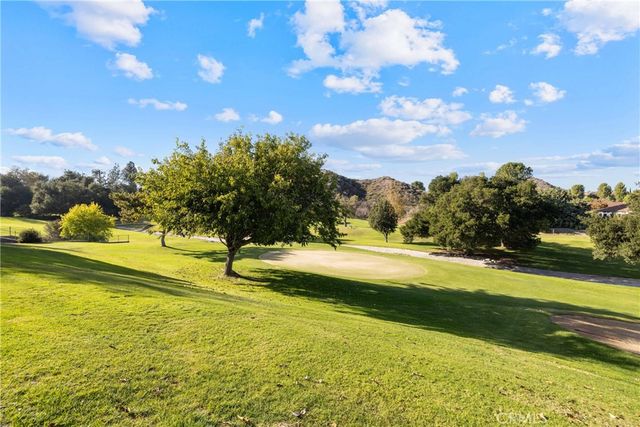 19211 Avenue Of The Oaks A, Newhall, CA 91321