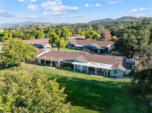 19211 Avenue Of The Oaks A, Newhall, CA 91321