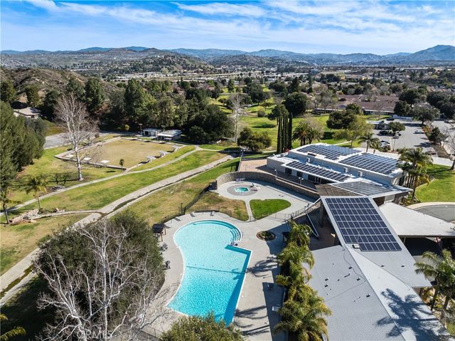 19211 Avenue Of The Oaks A, Newhall, CA 91321