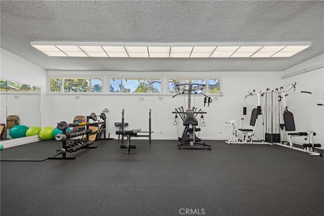 19211 Avenue Of The Oaks A, Newhall, CA 91321