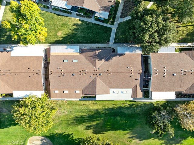 19211 Avenue Of The Oaks A, Newhall, CA 91321